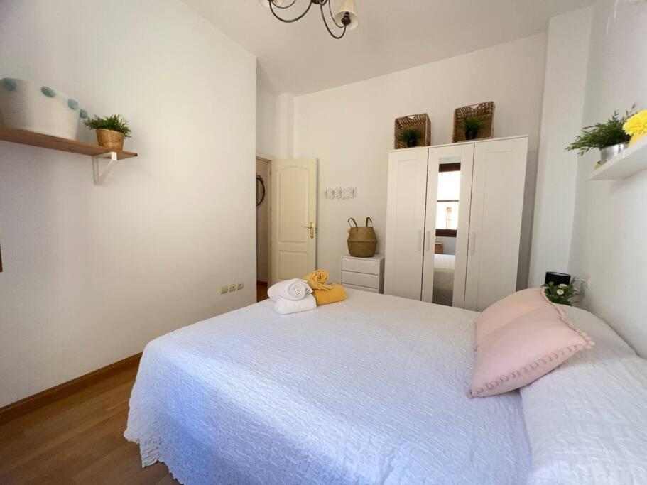 Apartamento Muy Centrico En Гранада Екстер'єр фото