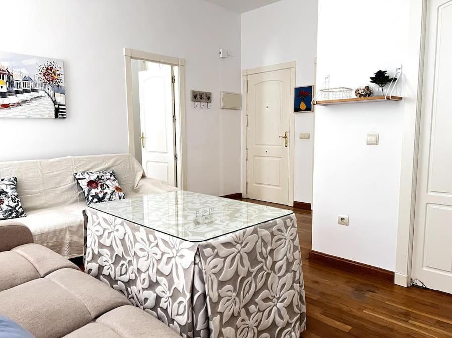 Apartamento Muy Centrico En Гранада Екстер'єр фото