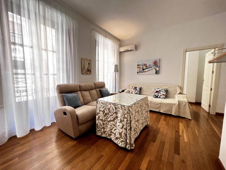 Apartamento Muy Centrico En Гранада Екстер'єр фото