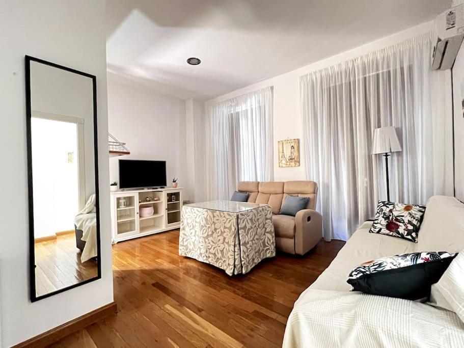 Apartamento Muy Centrico En Гранада Екстер'єр фото