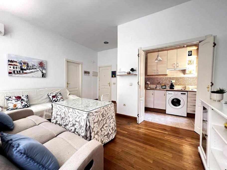 Apartamento Muy Centrico En Гранада Екстер'єр фото