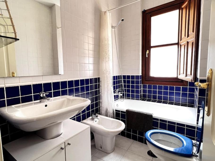 Apartamento Muy Centrico En Гранада Екстер'єр фото